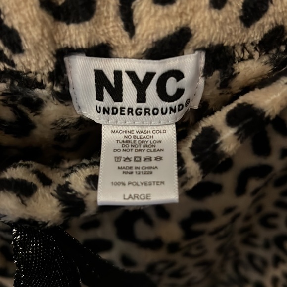 NWT NYC Underground Leopard Print Lounge Pants - Picture 2 of 5